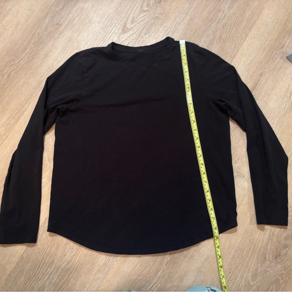 Classic Long-Sleeve Black Crewneck Top